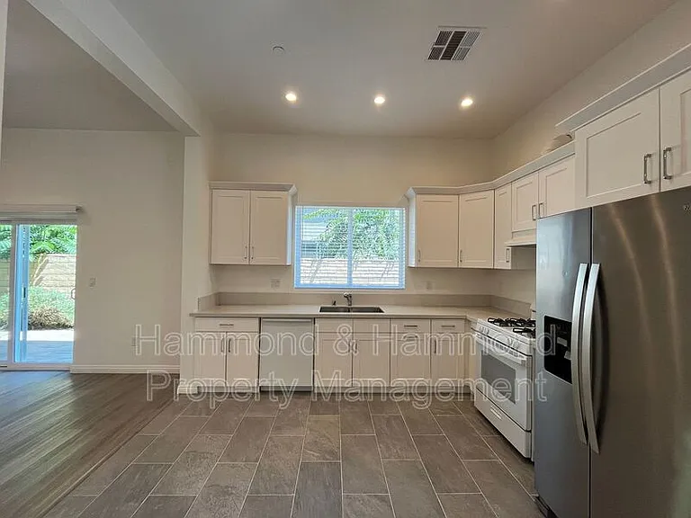 12680 Bradley Ave #9 — Photo 7