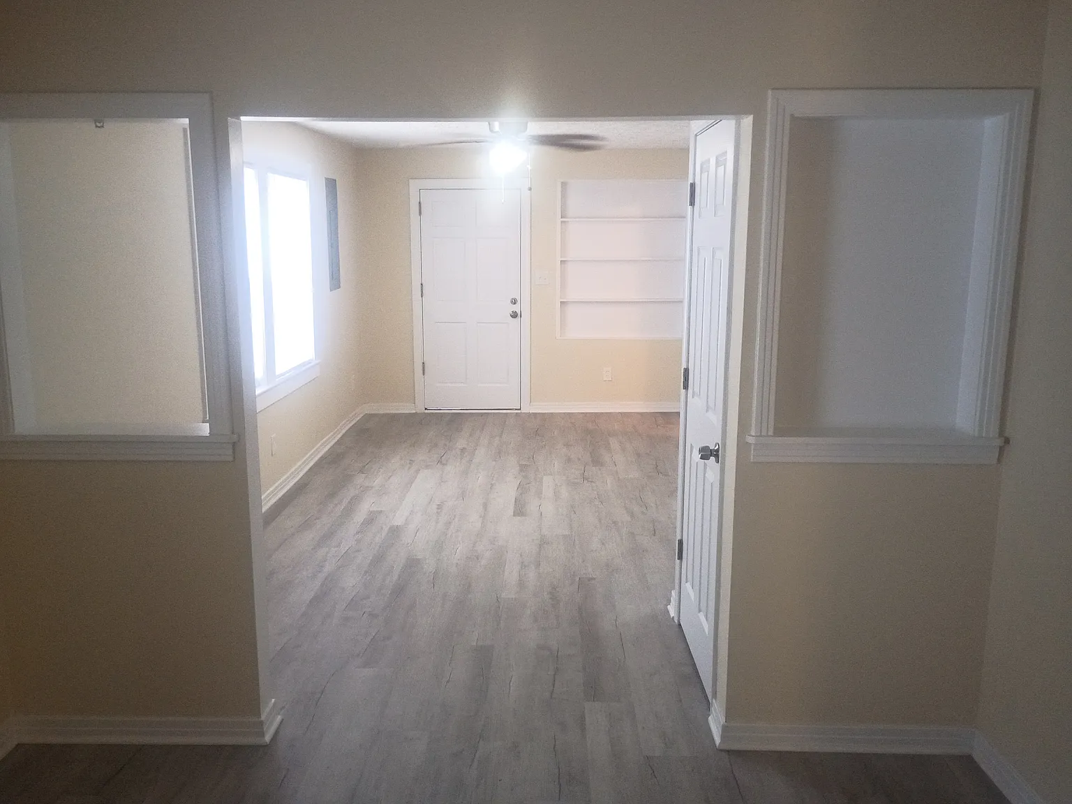 3 bed, 1014 sqft, $1,275 — Photo 2