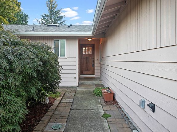 2nd image of 19313 78th St E