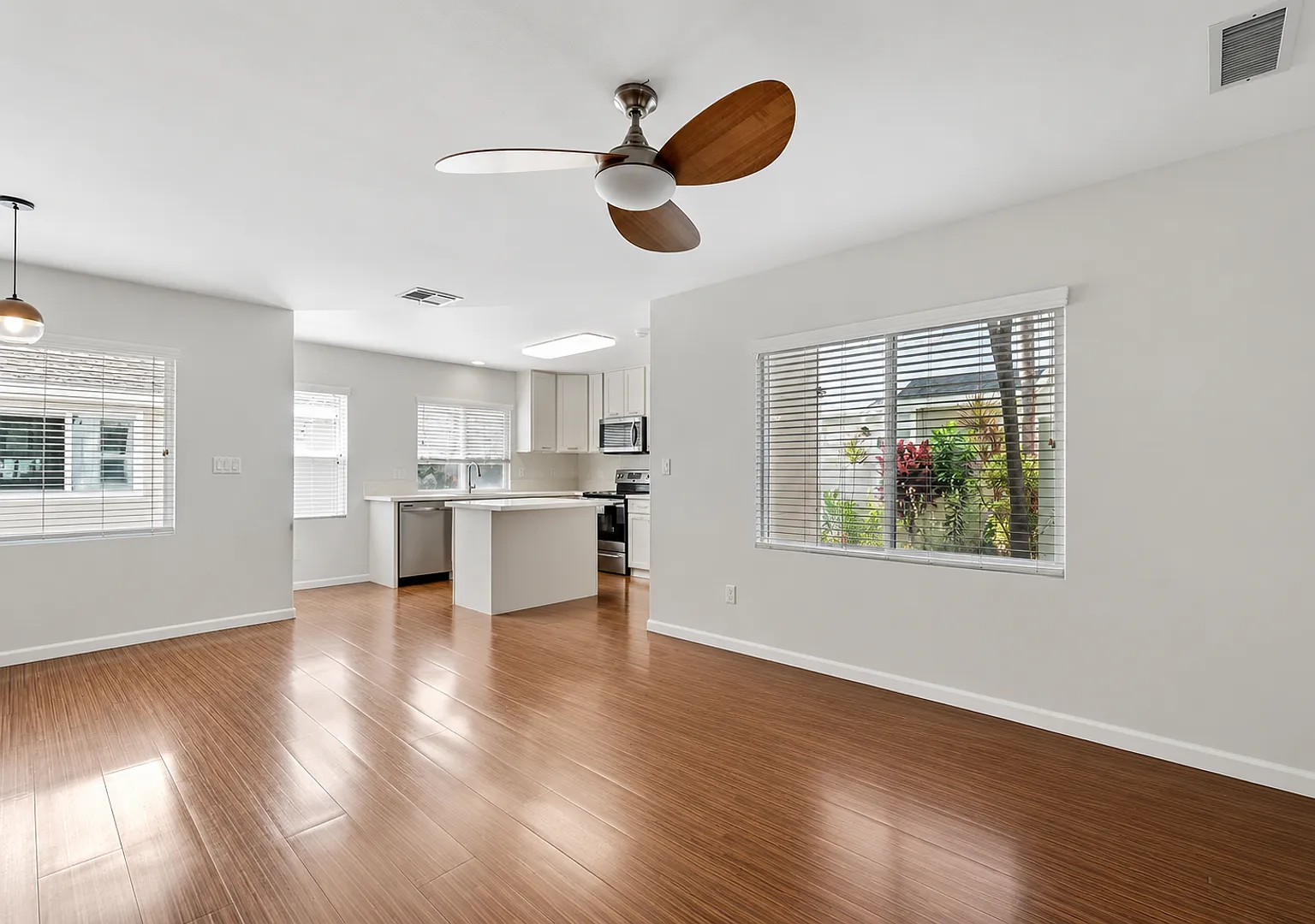 Ocean Pointe: 3-bed, 2.5 bath, single family home now available for rent ! — Photo 4