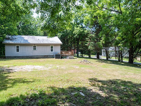5th image of 426 Evans Rd