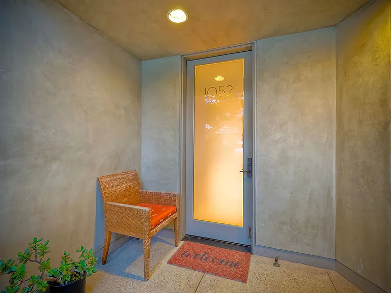 1052 Anchorage Ln — Photo 35