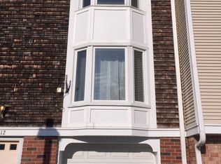 2212 Harwinton Pl, Hoffman Estates, IL 60169