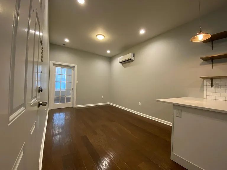 200 Bowers St #1 — Photo 7
