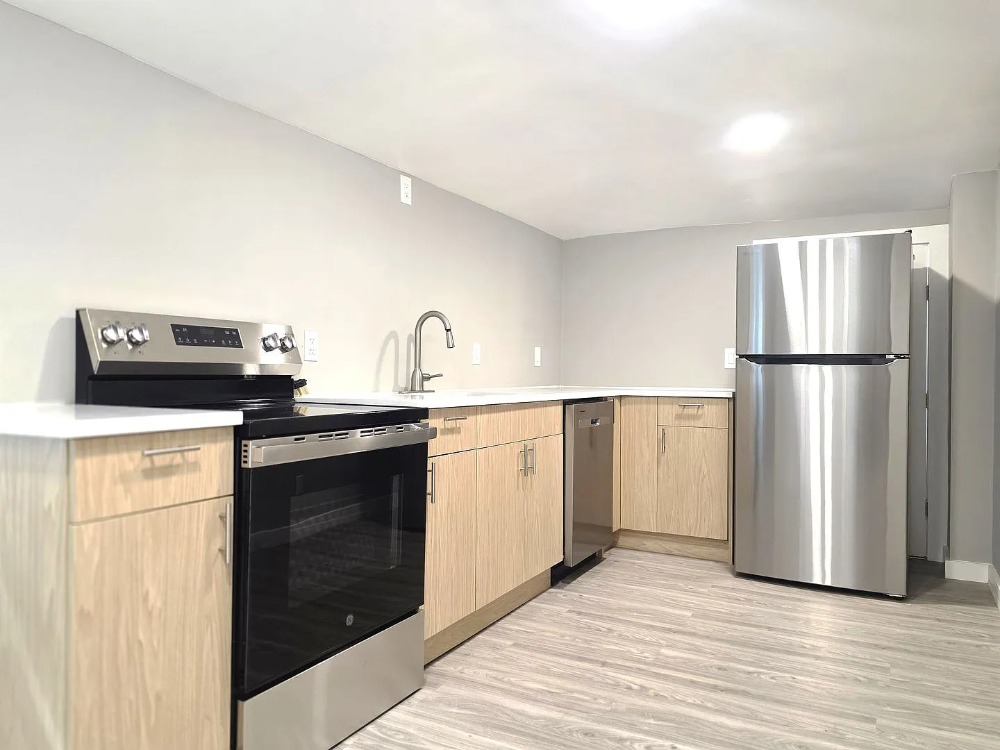 Walk to Williams College | Updated 4BR | Pet Friendly w/ Parking & Yard — Photo 2