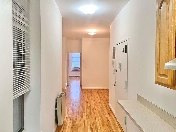 3rd image of 113 E 102nd St APT 4a