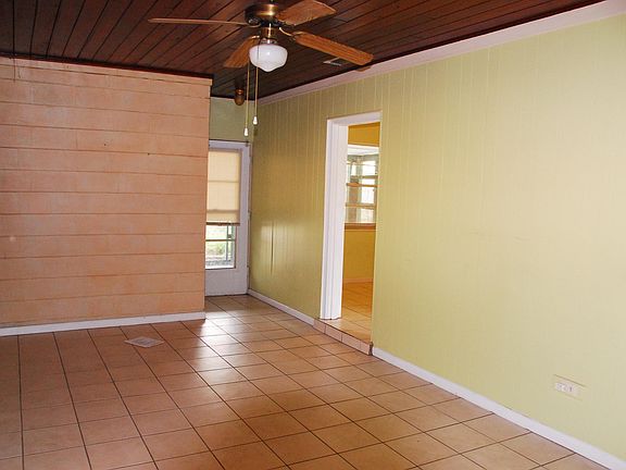 5th image of 3320 W Pearl Ave