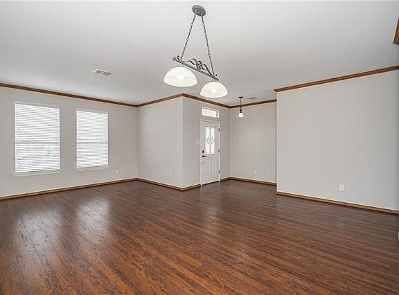 5th image of 2016 Bayberry Dr