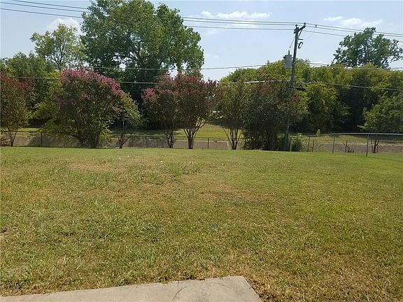 2nd image of 3517 Madrid Dr