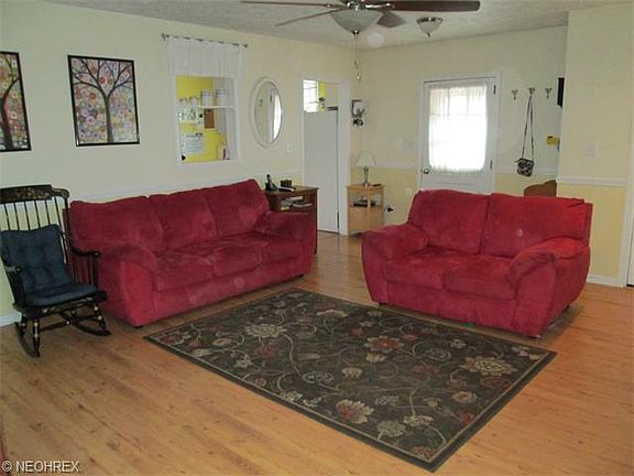 3rd image of 771 Warwick Dr