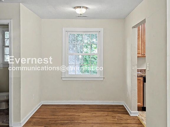 5th image of 907 Coleman Dr