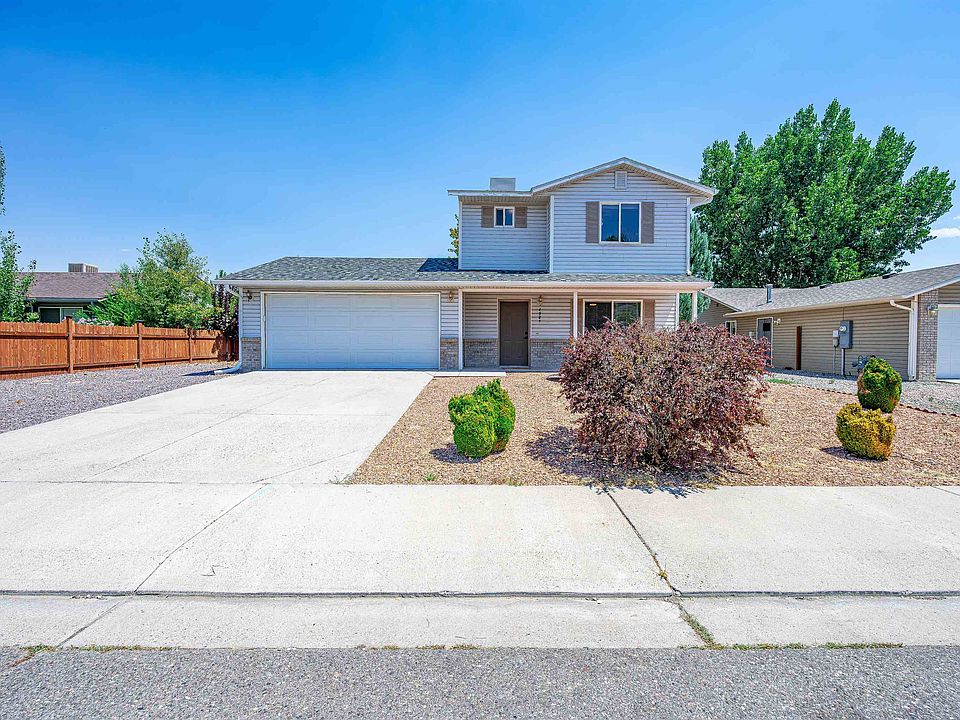 1st image of 490 1/2 Aspen Grove Dr