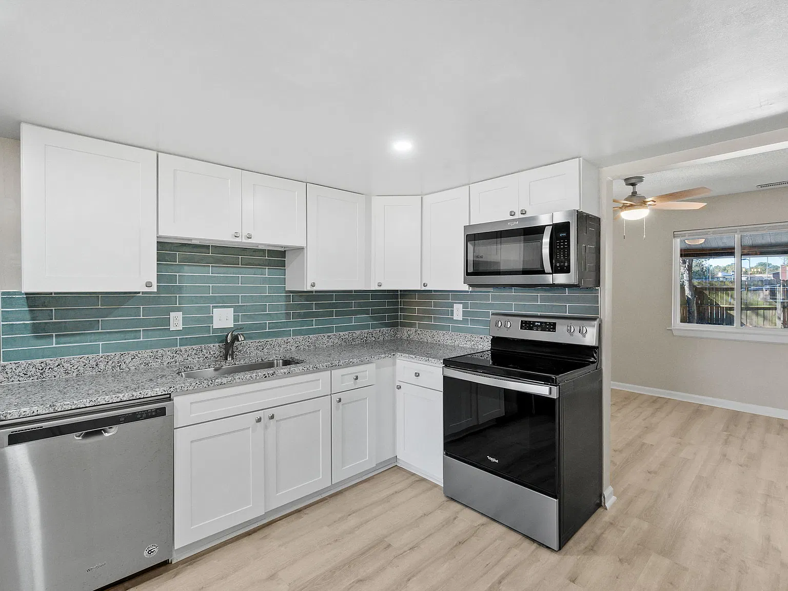 4 bed, 2.5 bath, 1756 sqft, $2,650 — Photo 3
