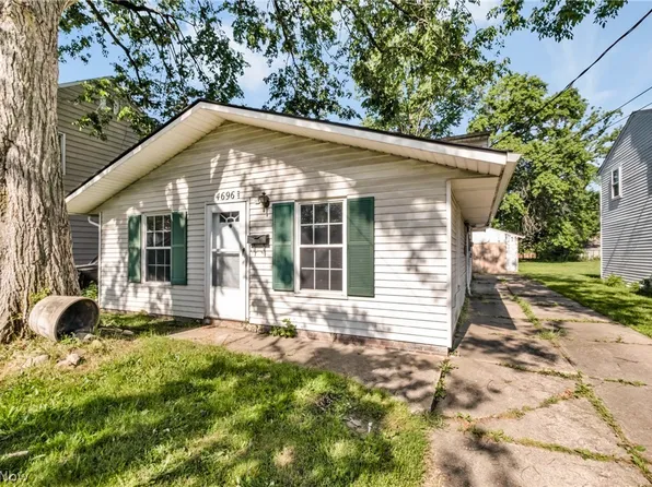4696 W 157th St, Cleveland, OH 44135