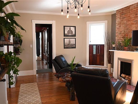 5th image of 421 Ashland Ave
