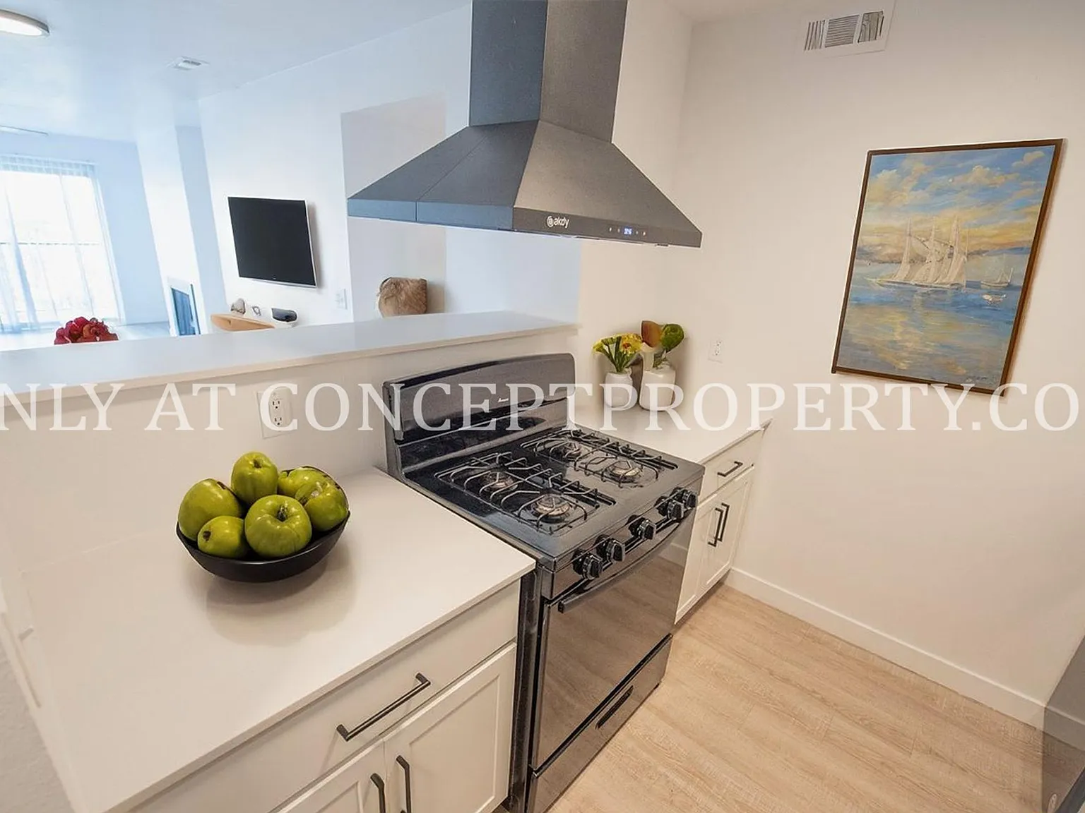 Avenue View Apartments — Photo 2