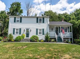 16 Bates St, Mendon, MA 01756