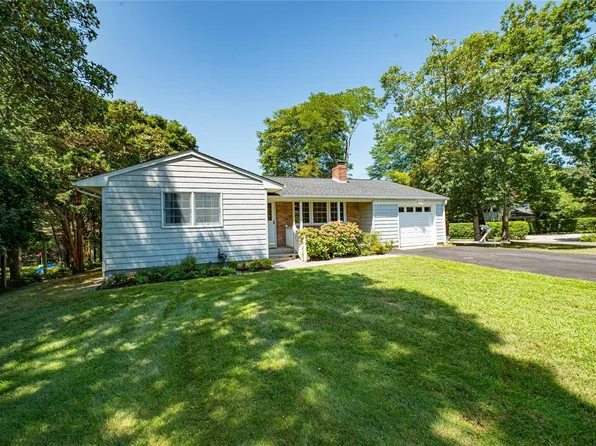 2 Flocee Lane, Hampton Bays, NY 11946