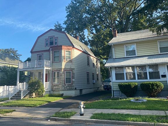 2nd image of 52 Everett St