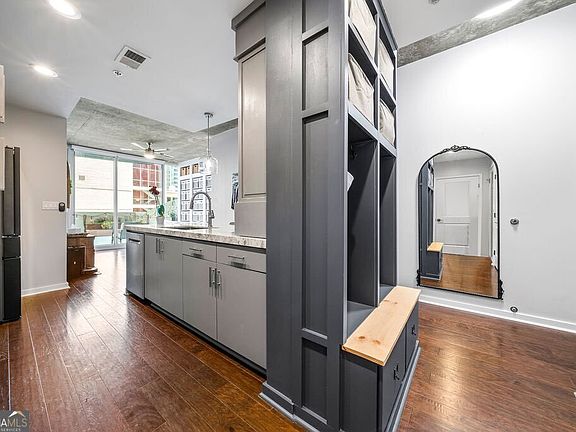 4th image of 860 Peachtree St NE #711