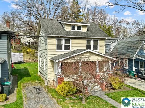 605 Wallace St, Stroudsburg, PA 18360
