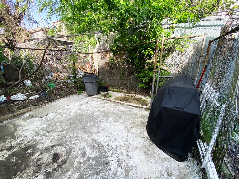 2731 Hope St — Photo 29
