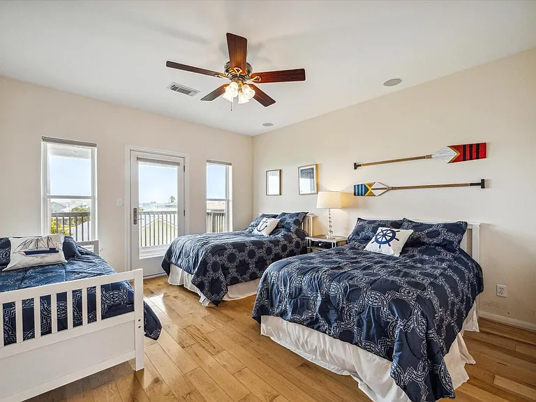 4015 Warchest Ct — Photo 24