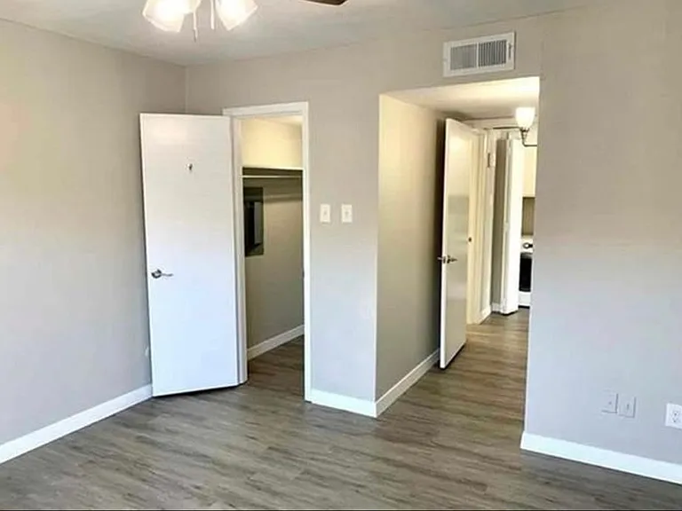 10650 Steppington Dr #122 — Photo 10