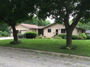 802 2nd Ave SW, West Bend, IA 50597