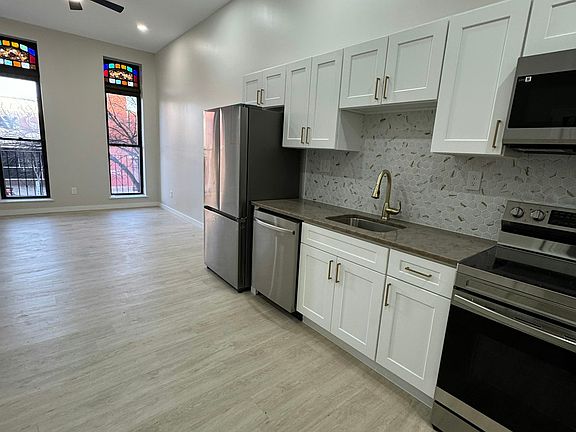 3rd image of 2416 N Charles St #2
