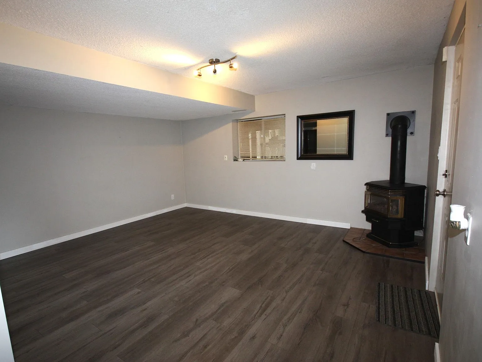 2 bed, 900 sqft, $2,350 — Photo 2