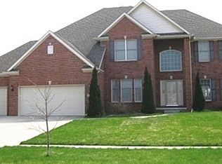 3711 Armstrong Dr, Bloomington, IL 61704