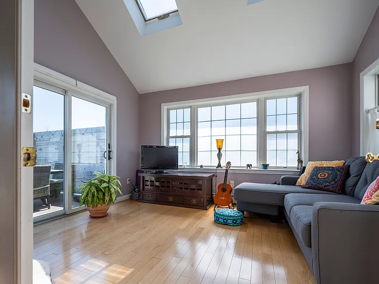 Serenity Dr — Photo 7