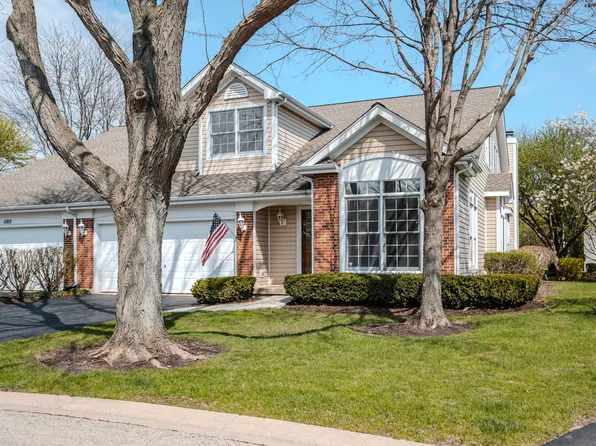 1104 Adare Ct, St Charles, IL 60174