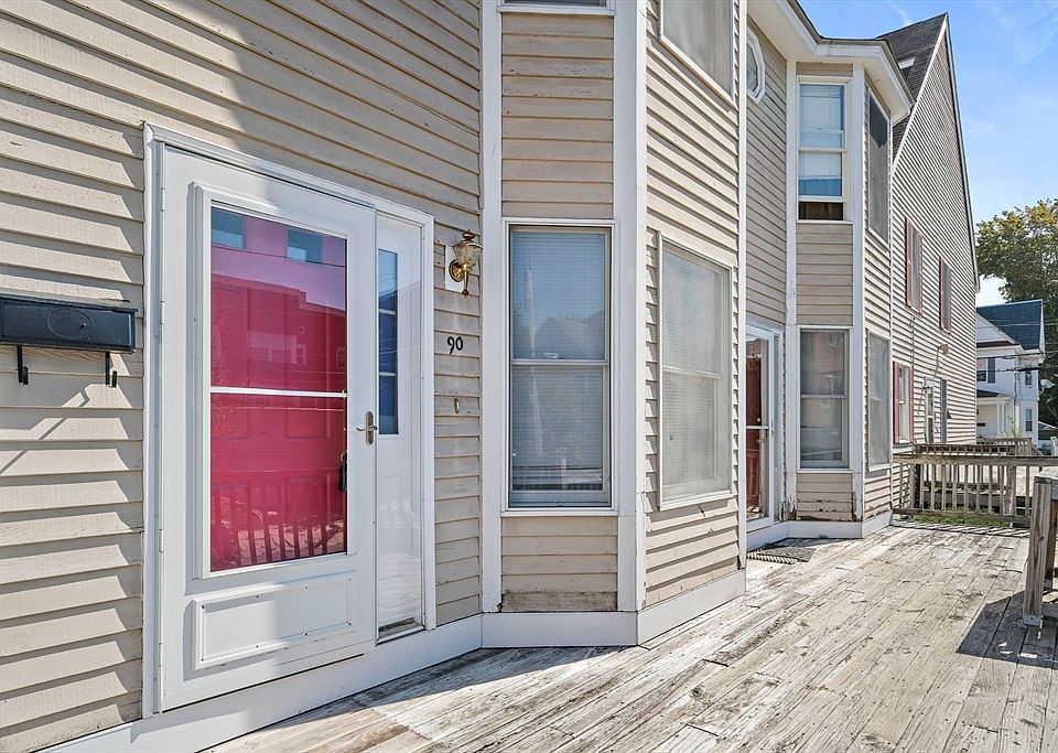 1st image of 90 Belmont St #90