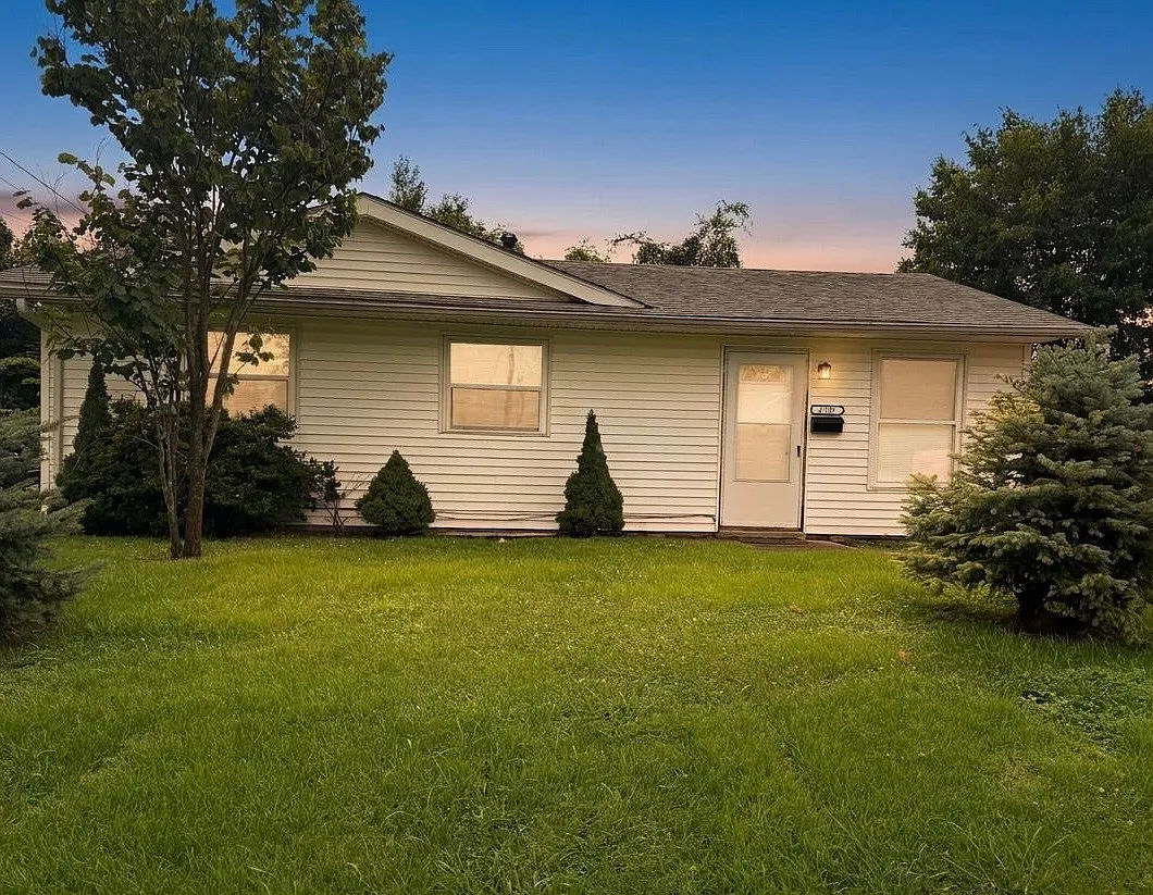 3 bed, 962 sqft, $1,800 — Photo 1
