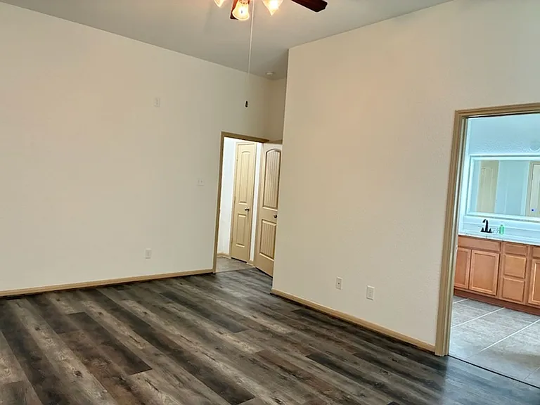 7042 Windy Run Ct — Photo 23