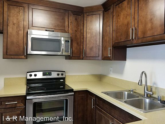 3rd image of 5914 Buffalo Ave APT B