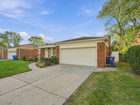 2nd image of 24487 Beierman Ave