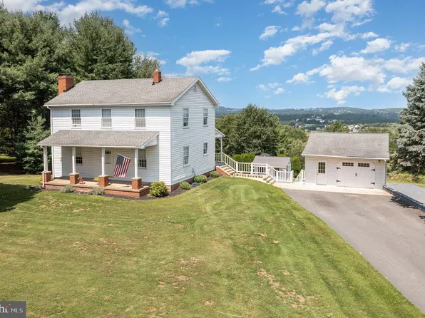 55 Surrey Dr, Wrightsville, PA 17368