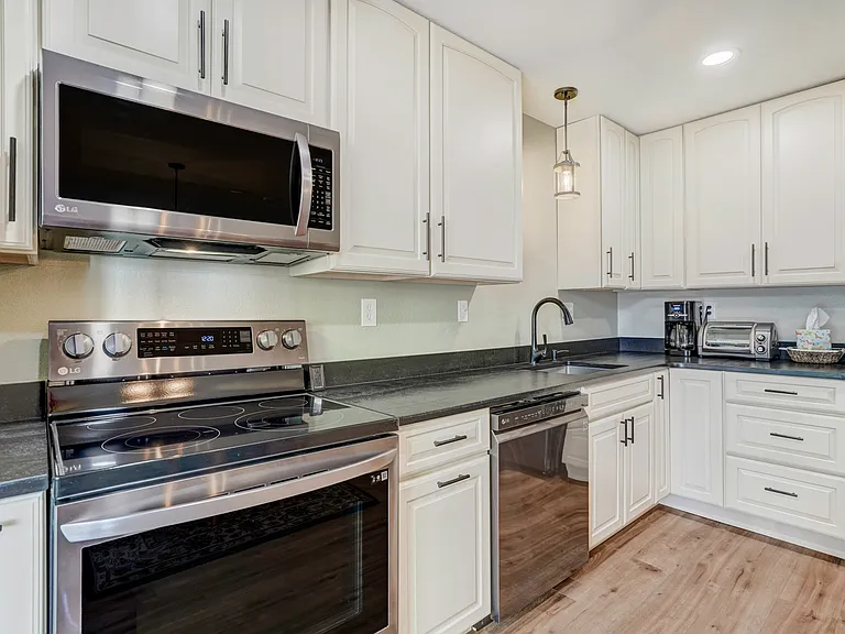 777 Saturn Dr #312 — Photo 9