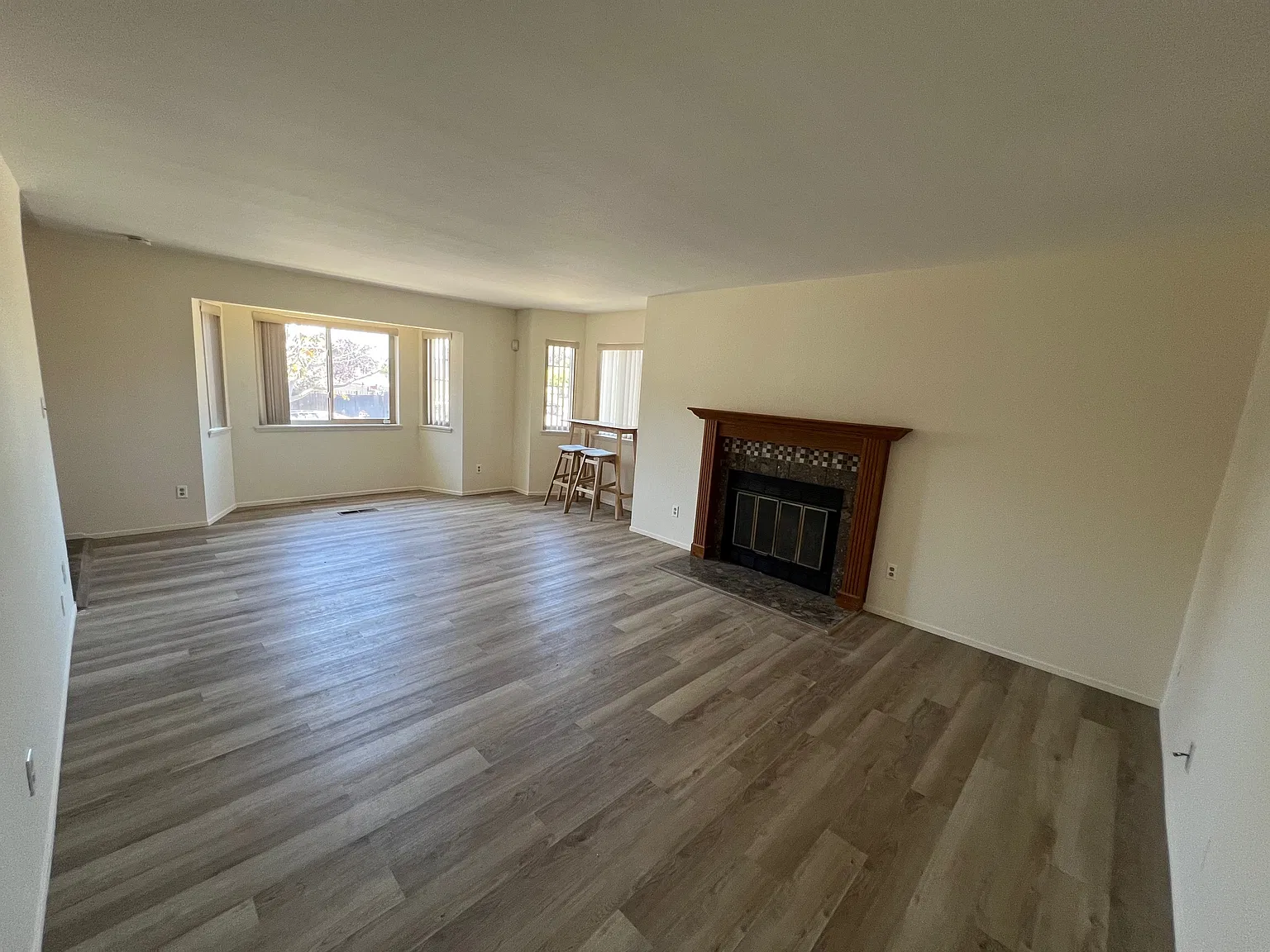 4 bed, 2.5 bath, 1750 sqft, $4,299 — Photo 2