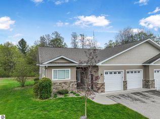 2140 Chelsea Ln, Traverse City, MI