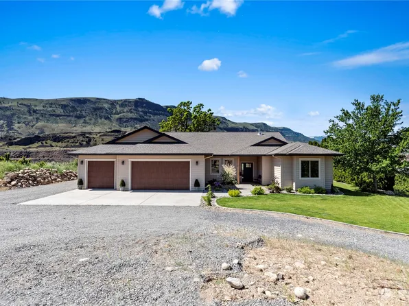 5582 Nature Shores Drive, Rock Island, WA 98850