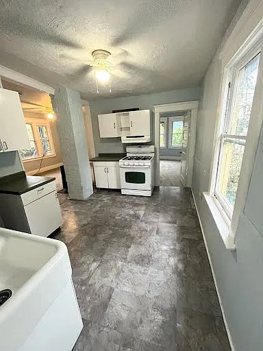 152 Elmwood Avenue - 4 — Photo 4