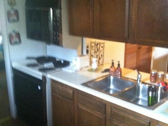4th image of 303 Lincoln Dr