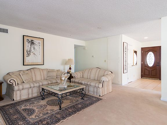 3rd image of 2081 Parker Ct