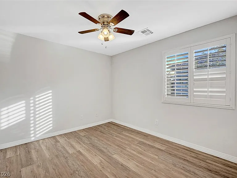 514 Eresma St — Photo 15