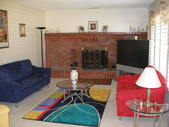 4th image of 21027 Costanso St