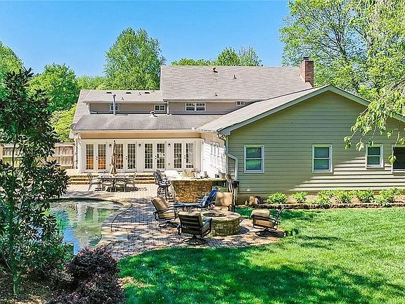 4th image of 530 Saddle Creek Cir